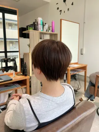 ショート 黒阪 なみのヘアスタイル