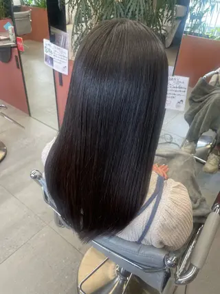 ロング MIFA レイヤー／パーマのヘアスタイル