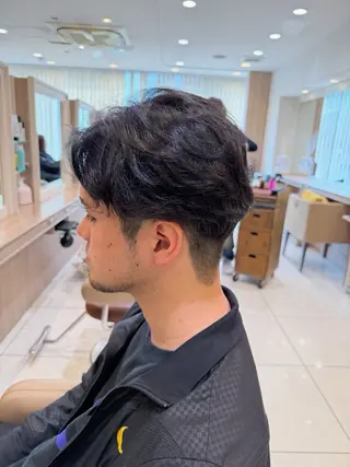 パーマ メンズ ハイトーンカラー☁️ 西條 楓花のヘアスタイル