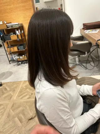 セミロング やまこし 美裕樹のヘアスタイル