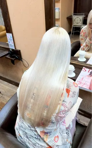 カラー 一宮 淚のヘアスタイル