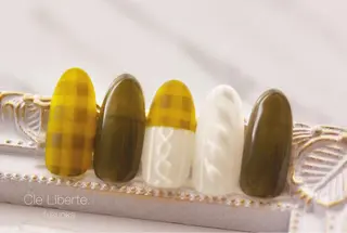 ネイル Elio 国泰寺のネイルデザイン