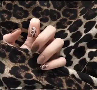 ネイル Lien _ ミオンのネイルデザイン