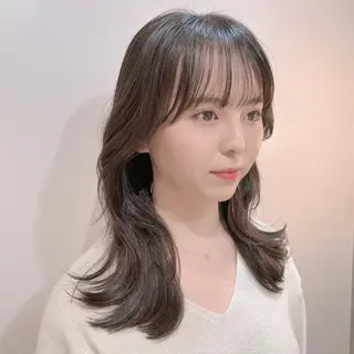 セミロング パーソナルカラー lapiax阿部のヘアスタイル