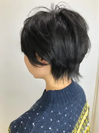 ショート カラー 上田 篤史のヘアスタイル