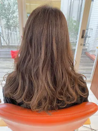 セミロング カラー 加藤 綾華のヘアスタイル