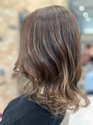 ミディアム LucksiMie ginza 明松のヘアスタイル