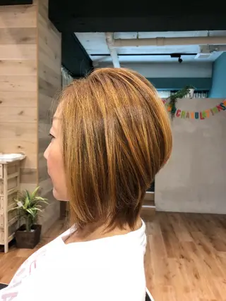 ショート トップ スタイリストのヘアスタイル