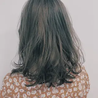 カラー pole/apartment所属・💓パーマ，💗 レイヤーカットのヘアスタイル