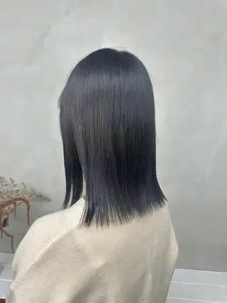 ショート カラー 圧倒的 毛流れ センターパートのヘアスタイル