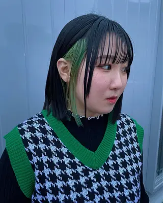 ミディアム 透明感/ハイトーン ／レッドカラー🍓のヘアスタイル