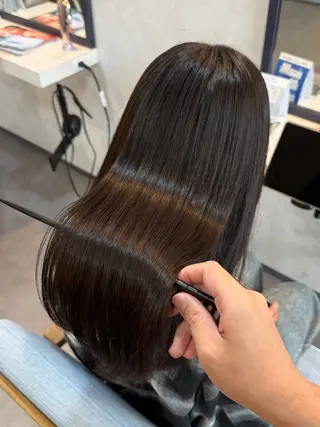 セミロング 髪のお悩みお任せ ください坂 要司のヘアスタイル