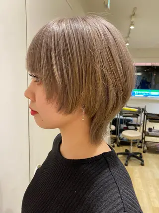 ショート カラー kawabe maikoのヘアスタイル