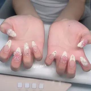 ネイル Hin Nailsのネイルデザイン