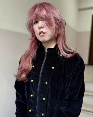 ロング カラー オカモト ミユウのヘアスタイル