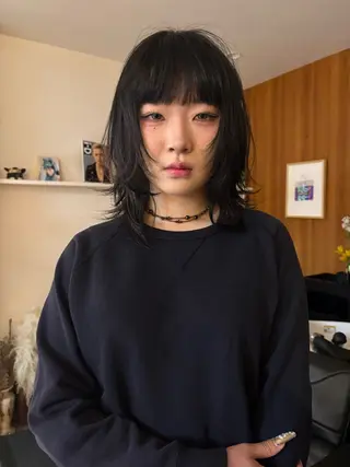 ミディアム sity 紅愛のヘアスタイル