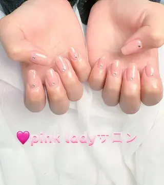 ネイル pink ladyサロン所属・べ にのネイルデザイン