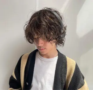 ミディアム カラー パーマ メンズ 吉田一輝 外国人パーマのヘアスタイル