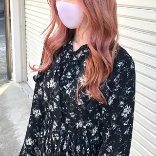 セミロング カラー ブリーチカラーが人気 onnuのヘアスタイル