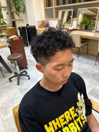 ショート パーマ メンズ 艶透明感カラー/ ルーズパーマ/田中のヘアスタイル