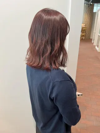 ミディアム カラー 片岡 由依のヘアスタイル