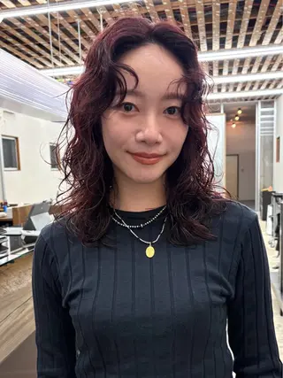 セミロング カラー パーマ 渡邉 悠斗のヘアスタイル
