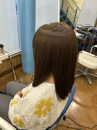 ミディアム カラー 武井 哉子のヘアスタイル