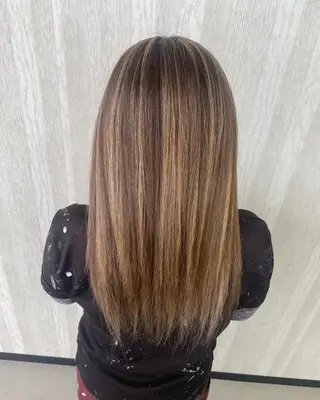 ロング カラー UNDER vr 【アンダーバー】のヘアスタイル