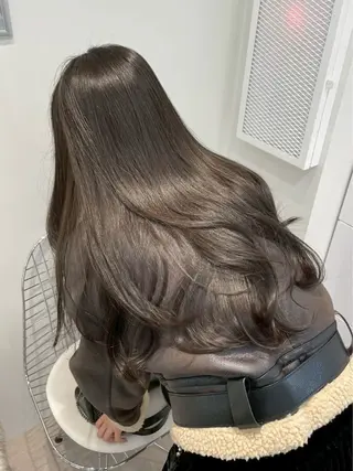 ロング カラー 神崎 琴音のヘアスタイル