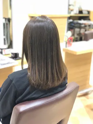 セミロング カラー 渋谷🌈ミニモ限定 料金！！のヘアスタイル
