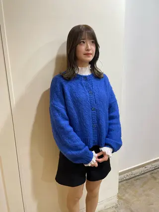 ミディアム カラー MIOベージュカラー 柔らかいカラーのヘアスタイル