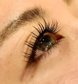 マツエク・マツパ 前田 亜由美のヘアスタイル