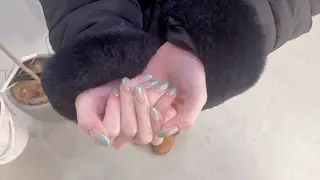 パーマ 渋谷T&B りお ロング無制限中💫のネイルデザイン
