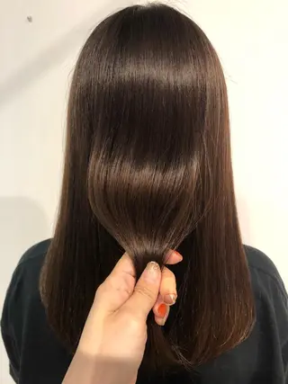 セミロング カラー トップ スタイリストのヘアスタイル