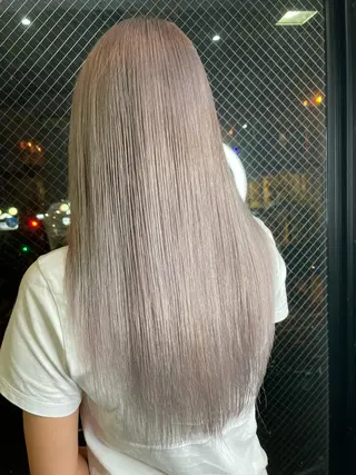ロング 安田和洋 ブリーチカラー特化のヘアスタイル