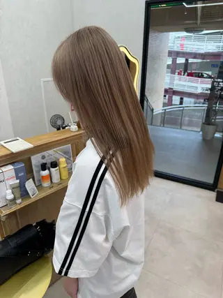 ロング 岡島 実里のヘアスタイル
