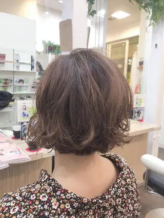 ショート カラー ハイライト/インナー /ブリーチ/レイヤーのヘアスタイル