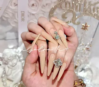 ネイル ✨Nailsalon Vi+✨のネイルデザイン