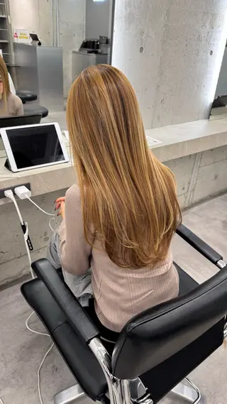 ロング shio ハイトーン 💗【福岡天神】のヘアスタイル