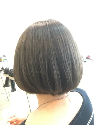 ショート カラー 中村 よしひでのヘアスタイル