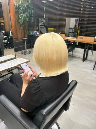 ショート カラー ENA💗NEXT /ハイトーンエクステのヘアスタイル