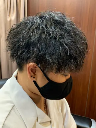 ショート パーマ メンズ 羽木 隆徒のヘアスタイル