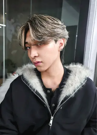 ショート カラー 湖城 恵吾のヘアスタイル