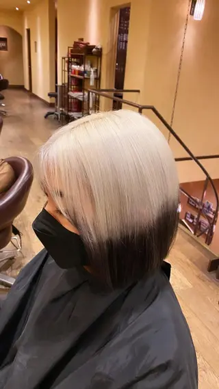 ショート カラー 太田 康治のヘアスタイル