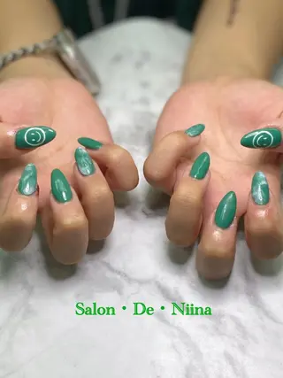 ネイル ボディビルダーSal on.DeNiinaのネイルデザイン