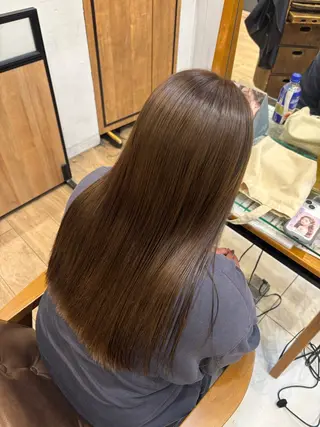 カラー 新原 陽那のヘアスタイル