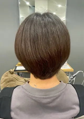 ショート ルプラボウ りく/艶カラーのヘアスタイル