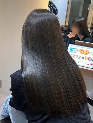 カラー ロングカット/ うる艶カラー/ユイのヘアスタイル