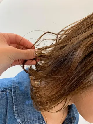 ミディアム 顔まわりカット✄ ベージュカラー🧸のヘアスタイル