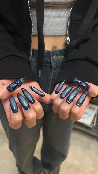 ネイル shion🎶｜ひと 癖ニュアンス｜個性派のネイルデザイン